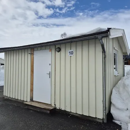 キャンプ場 & *